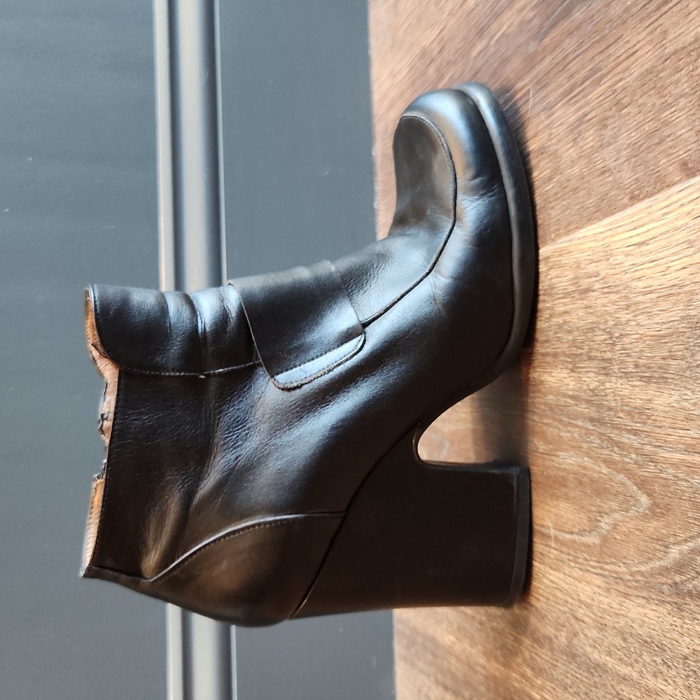 Rare Vintage Na Na Boots Size 7 Black Leather